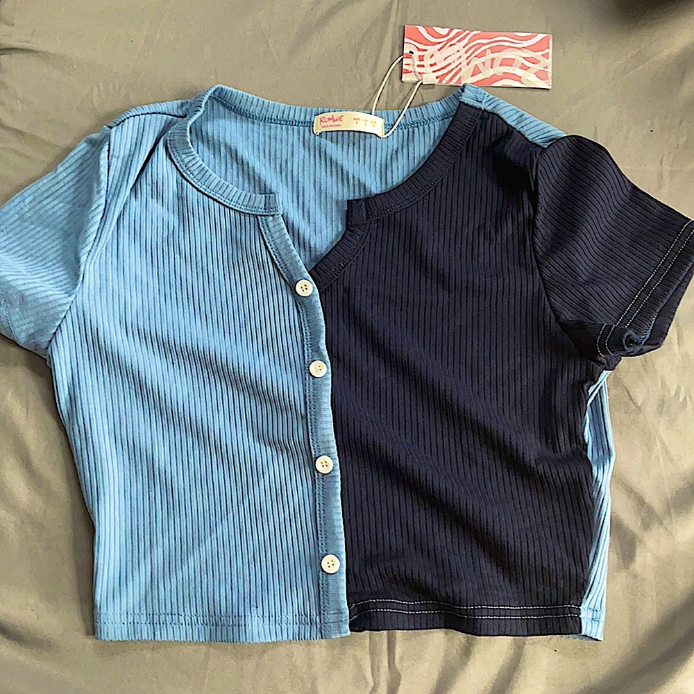 Two toned colored crop top shirt